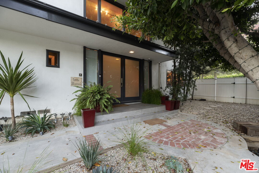 8414 Edwin Dr