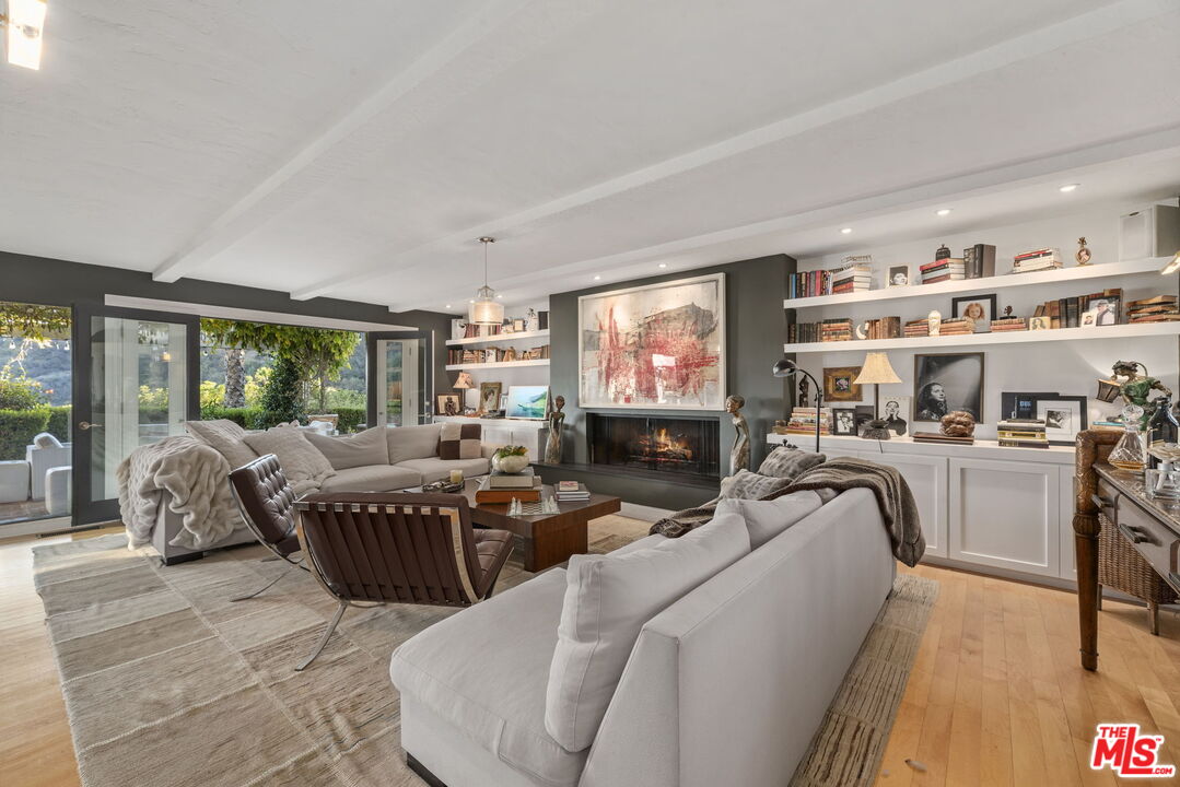 8414 Edwin Dr