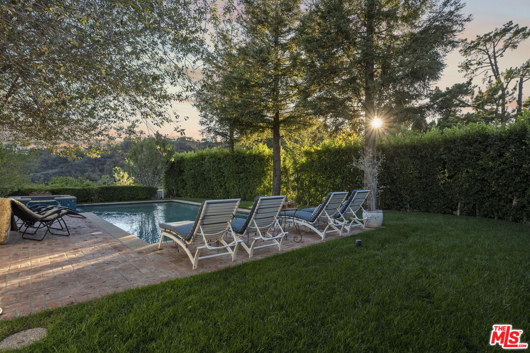 8414 Edwin Dr