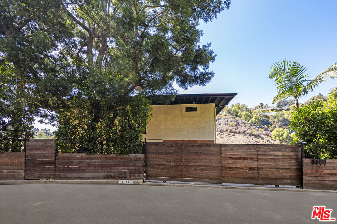 1311 Braeridge Dr