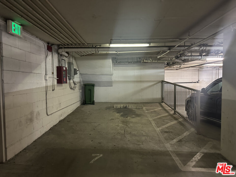 8614 Burton Way Unit: 103