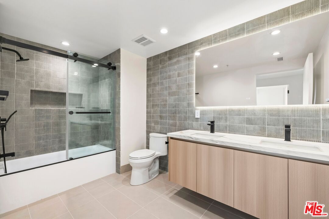 1414 S Beverly Dr Unit: 402