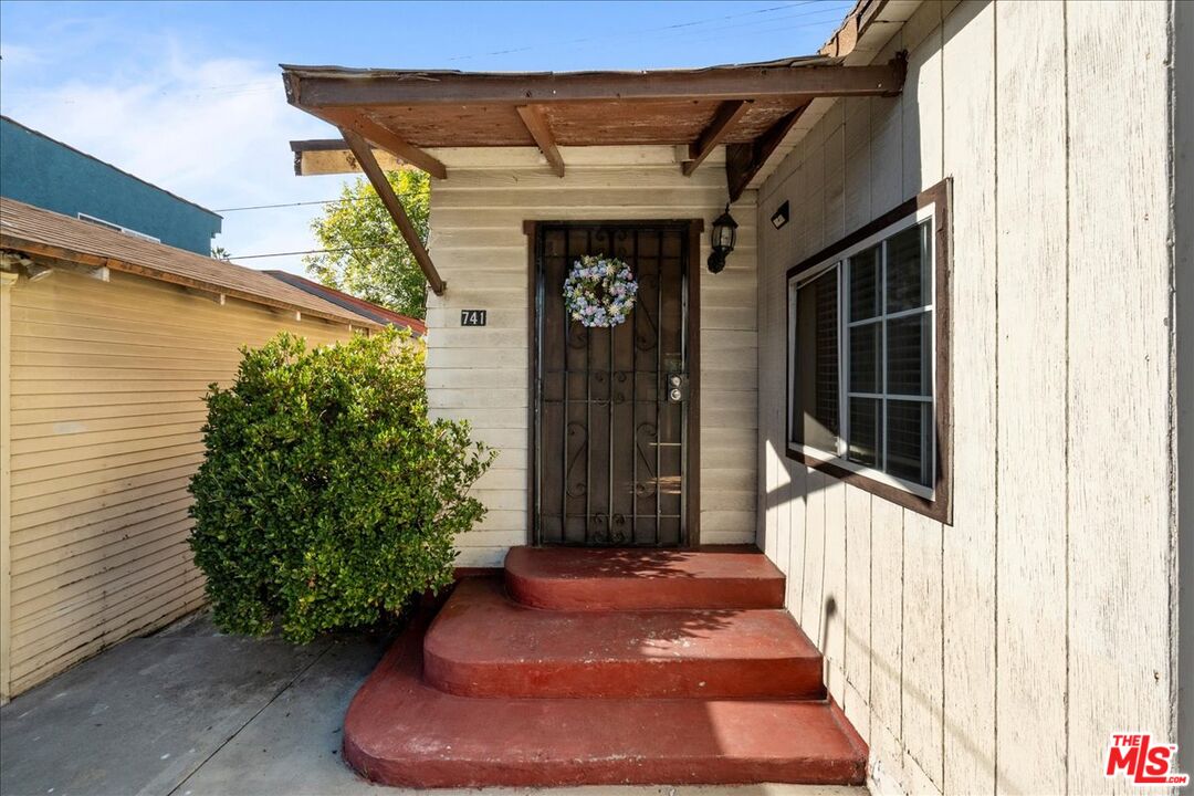 741 N Harvard Blvd