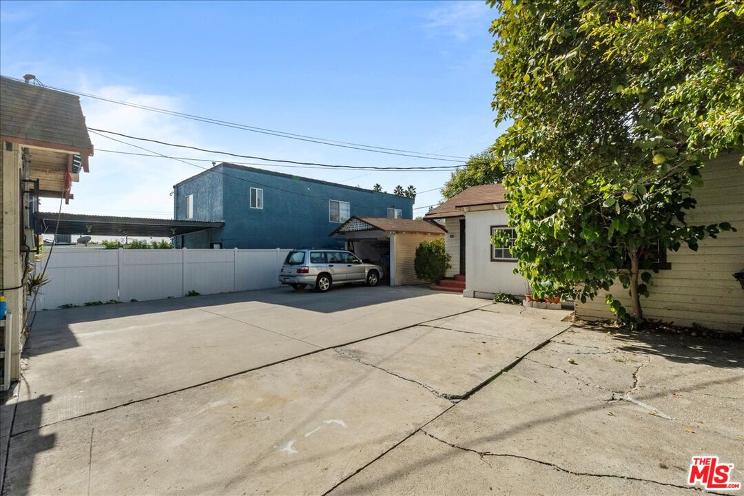 741 N Harvard Blvd