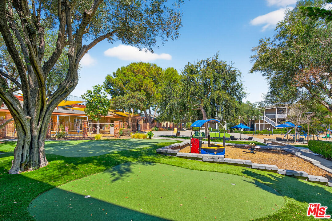 6537 Green Valley Cir