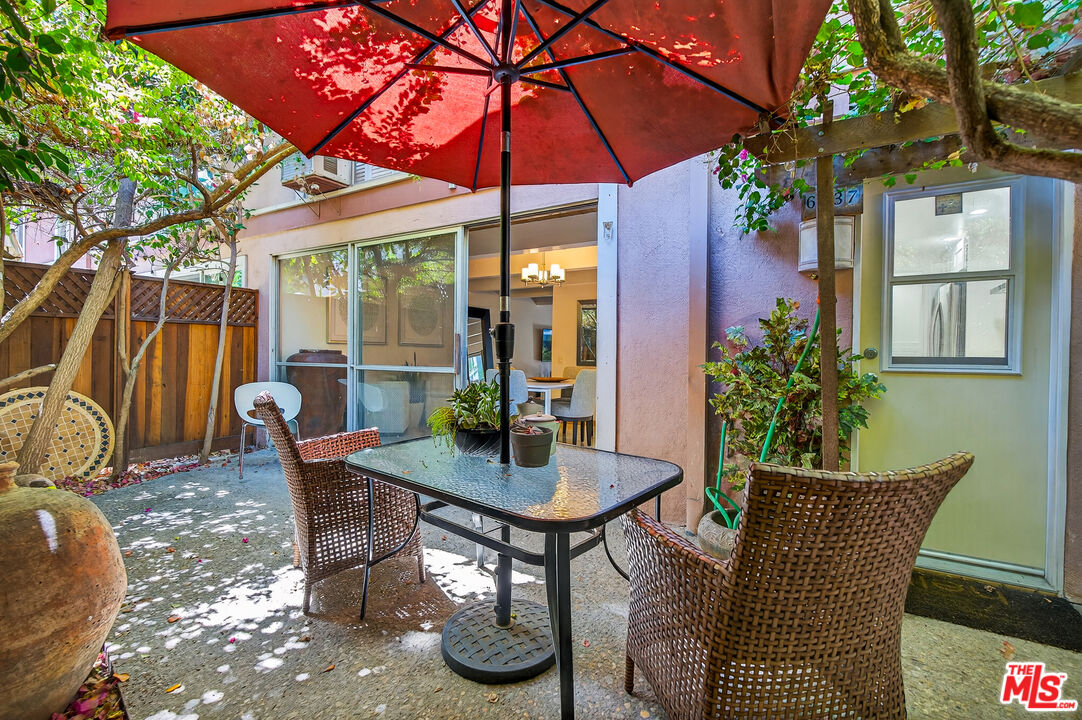 6537 Green Valley Cir