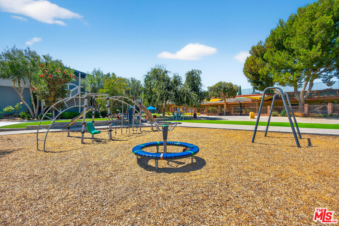 6537 Green Valley Cir