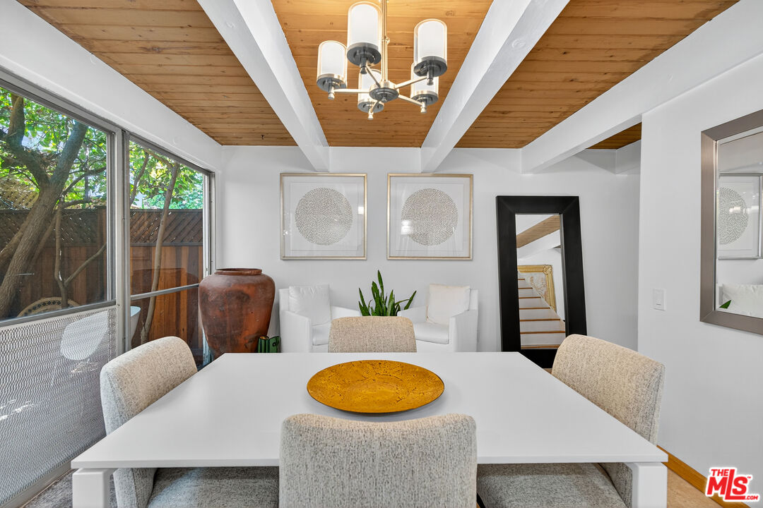 6537 Green Valley Cir