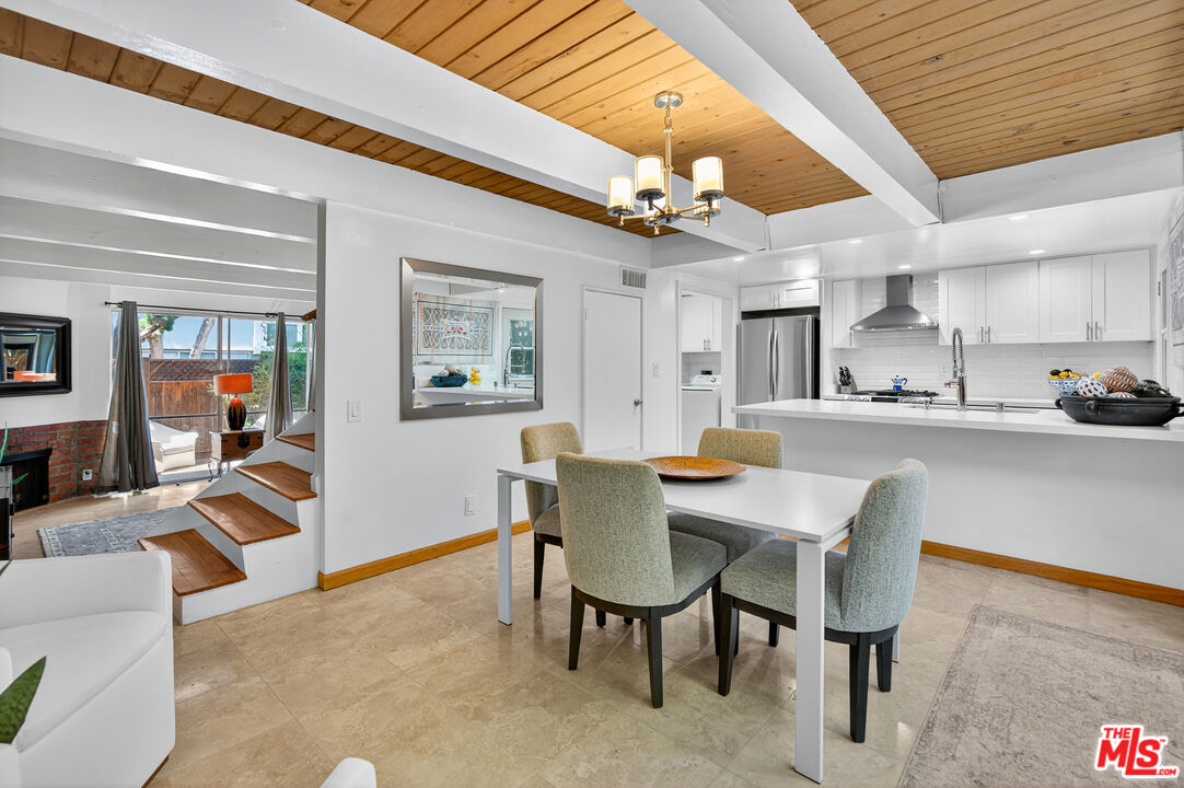 6537 Green Valley Cir