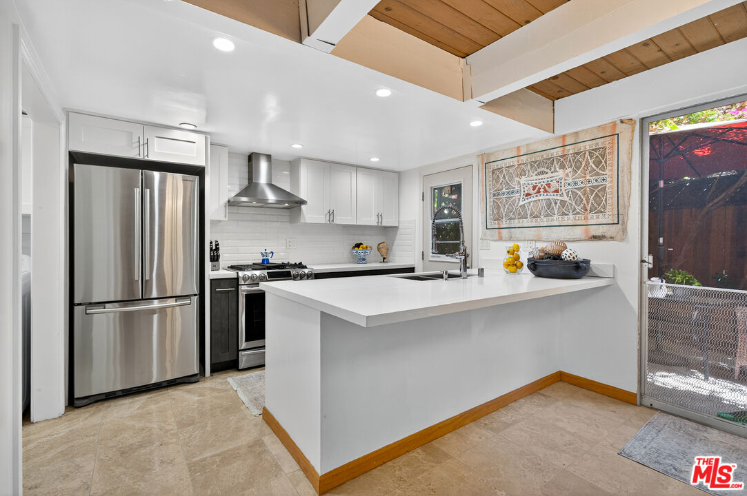 6537 Green Valley Cir