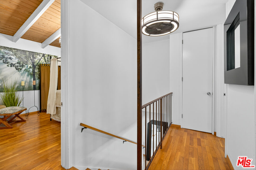 6537 Green Valley Cir