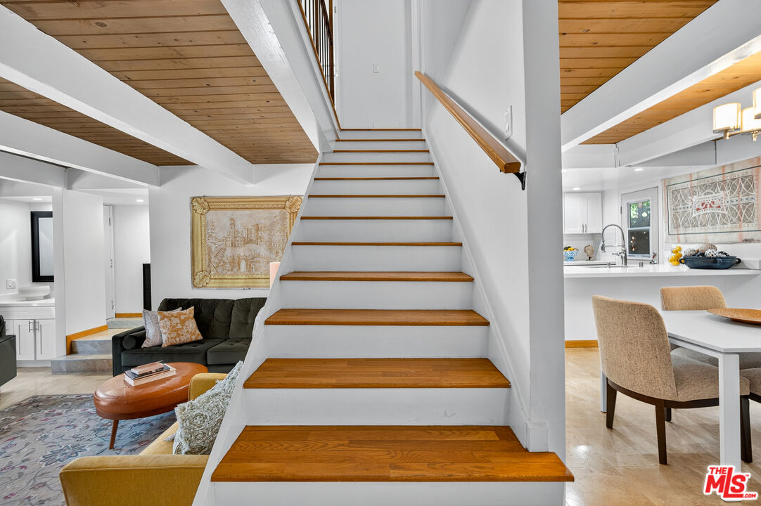 6537 Green Valley Cir