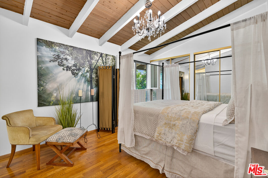 6537 Green Valley Cir