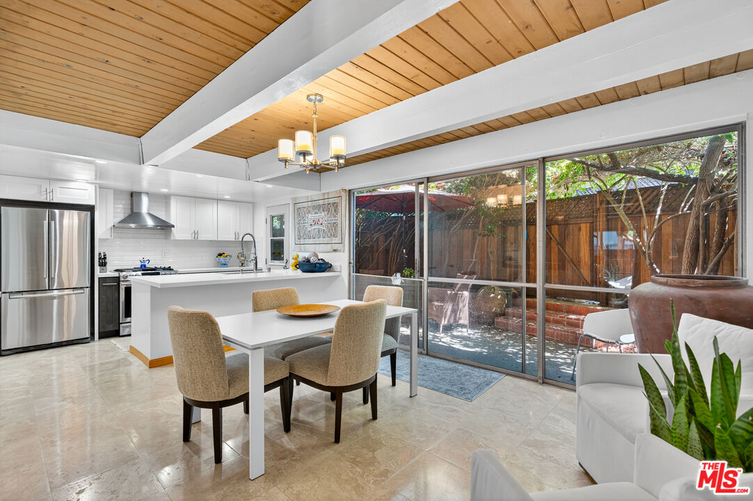 6537 Green Valley Cir