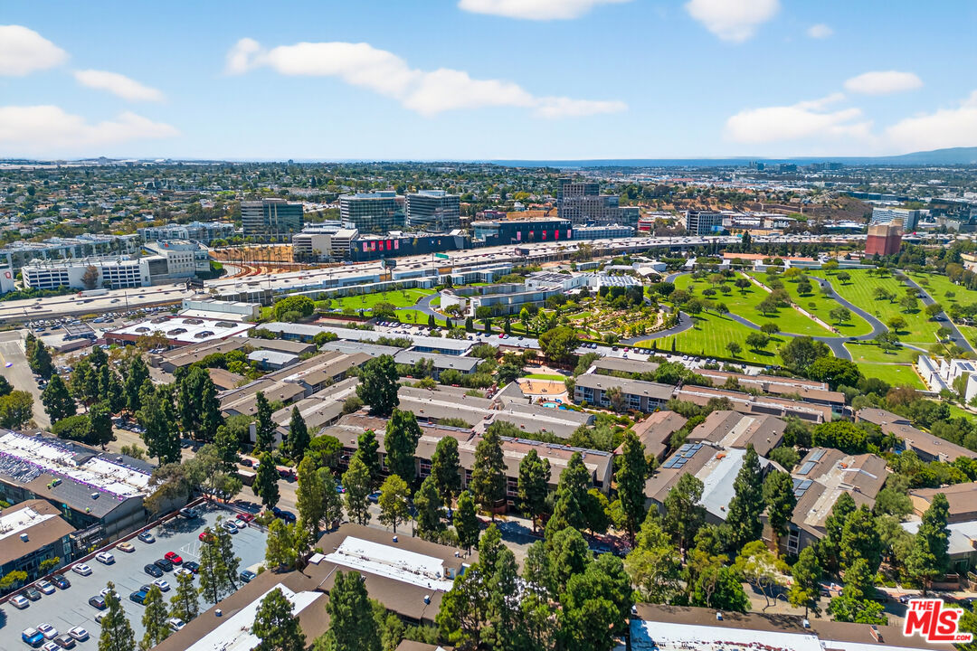 6537 Green Valley Cir