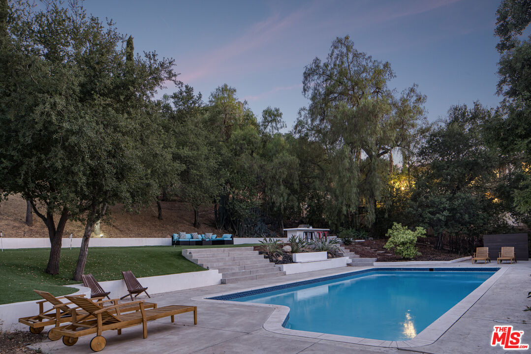 9425 Gierson Ave Unit: 1/2