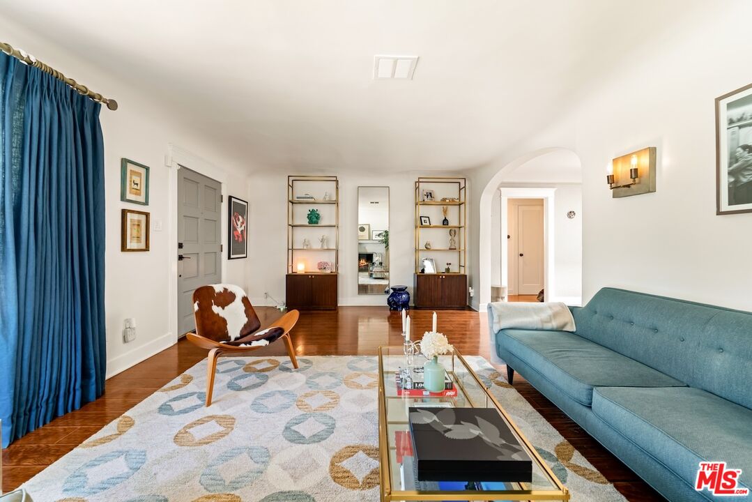 626 N Cahuenga Blvd