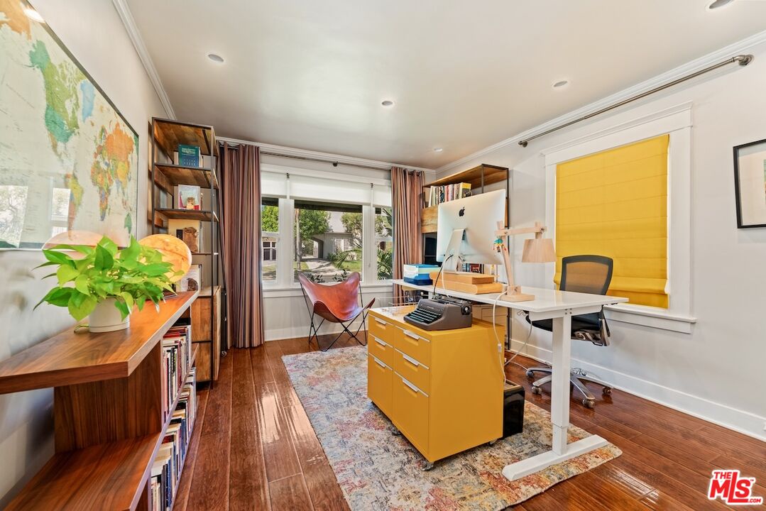 626 N Cahuenga Blvd