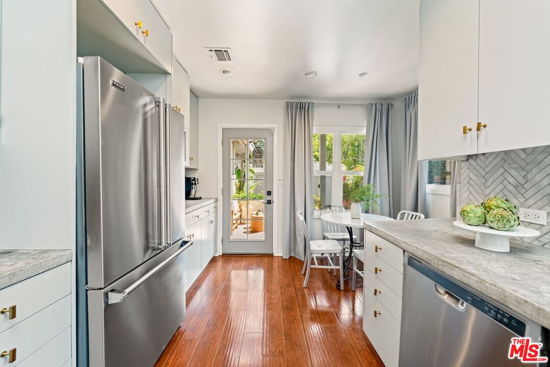 626 N Cahuenga Blvd