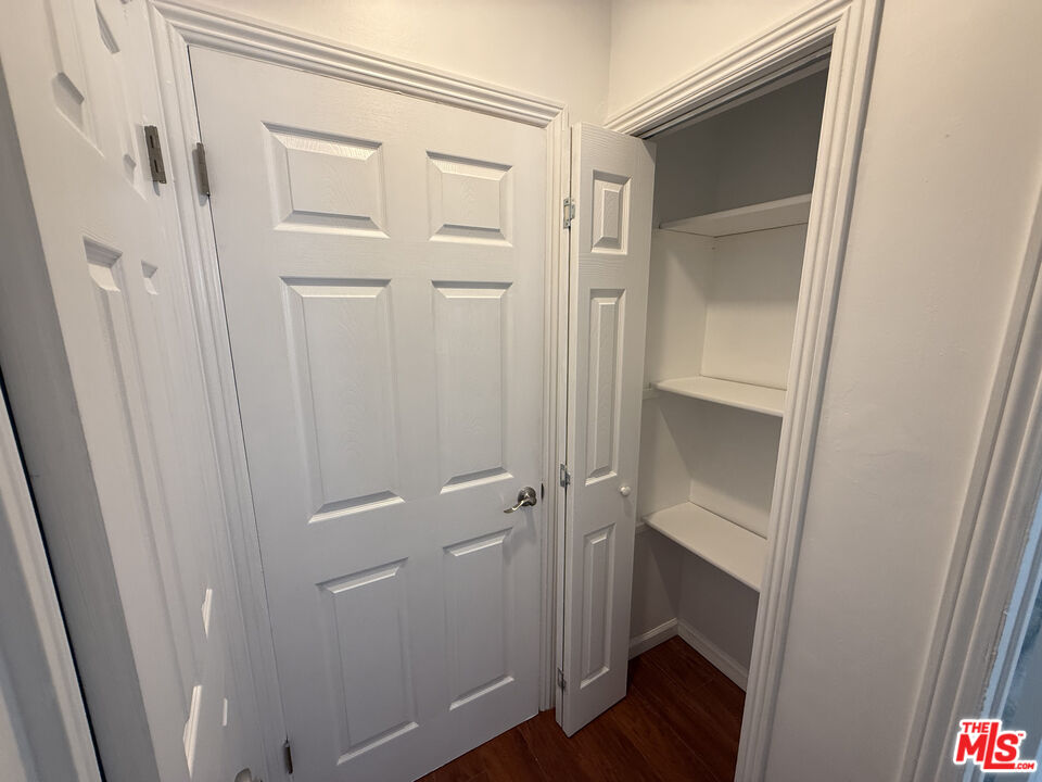 332 S Rexford Dr Unit: 6