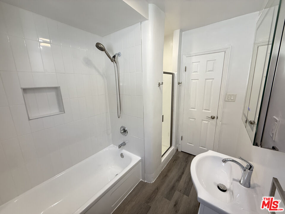 332 S Rexford Dr Unit: 6