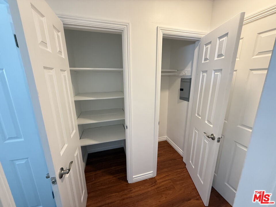 332 S Rexford Dr Unit: 6