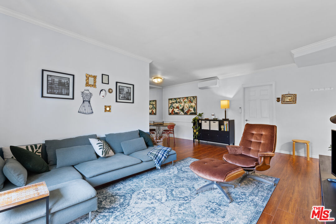 332 S Rexford Dr Unit: 6