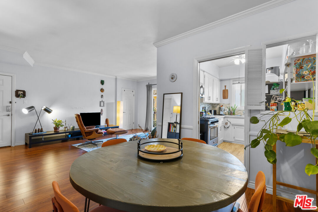 332 S Rexford Dr Unit: 6