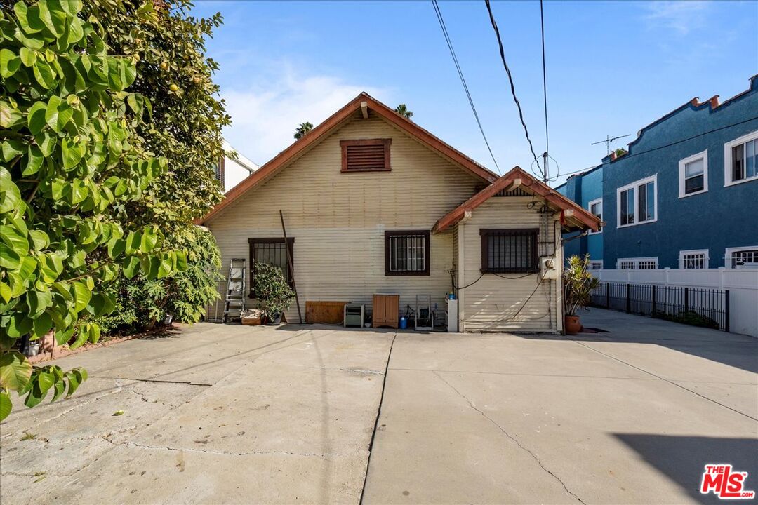 741 N Harvard Blvd