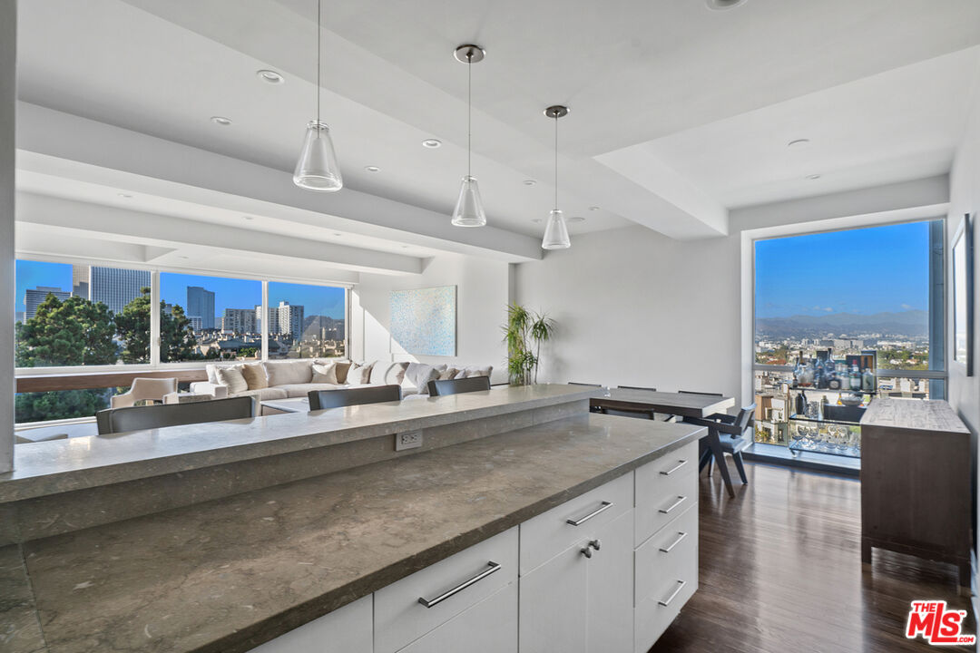 2220 Avenue Of The Stars Unit: 702