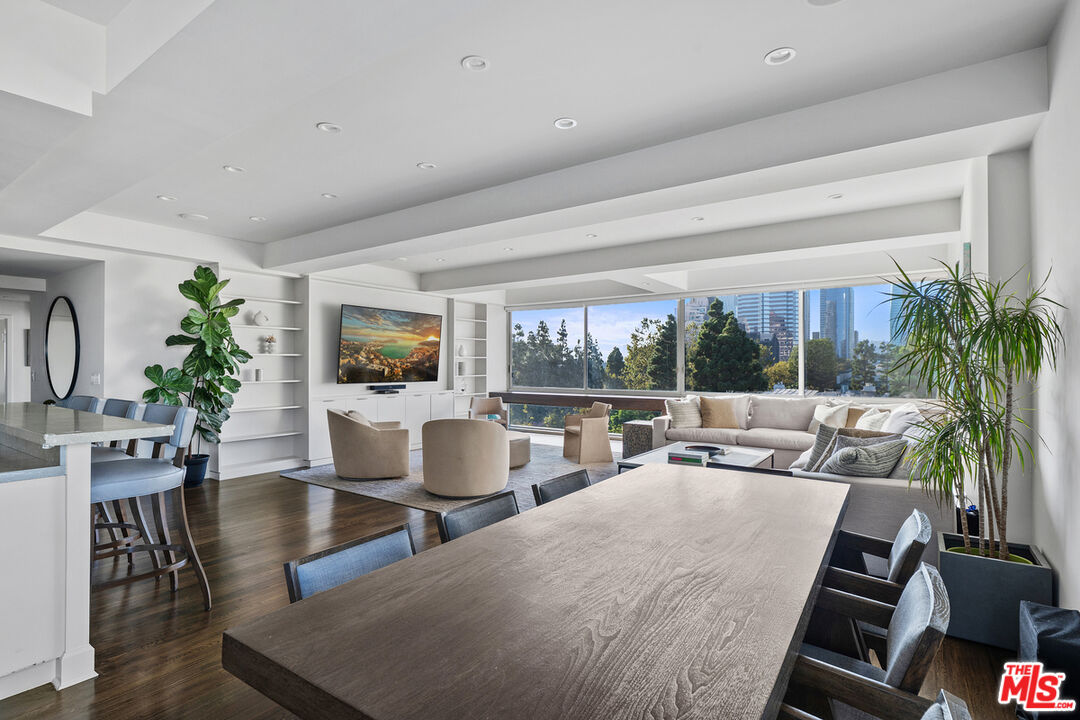 2220 Avenue Of The Stars Unit: 702