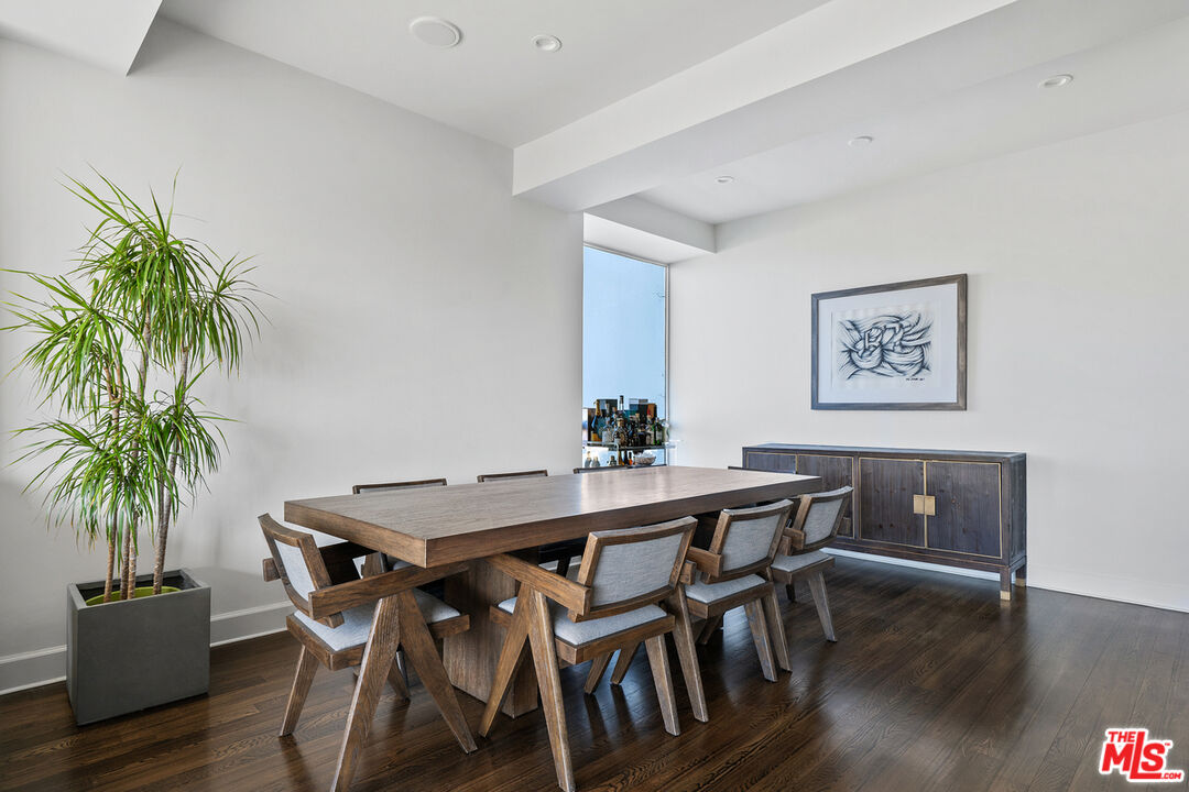 2220 Avenue Of The Stars Unit: 702