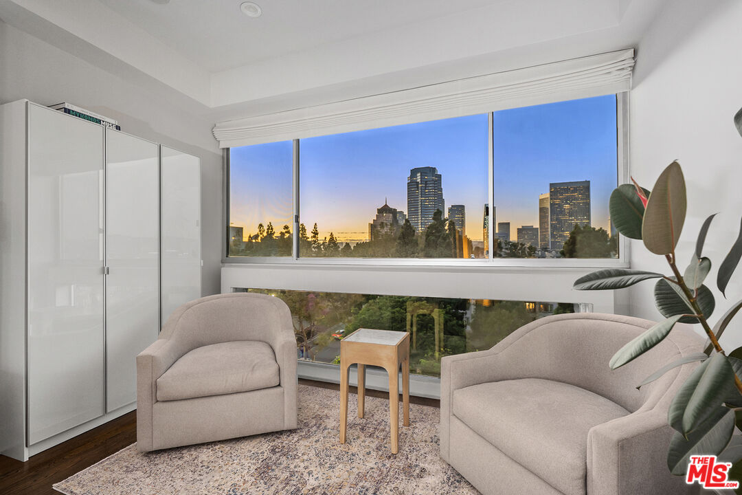 2220 Avenue Of The Stars Unit: 702