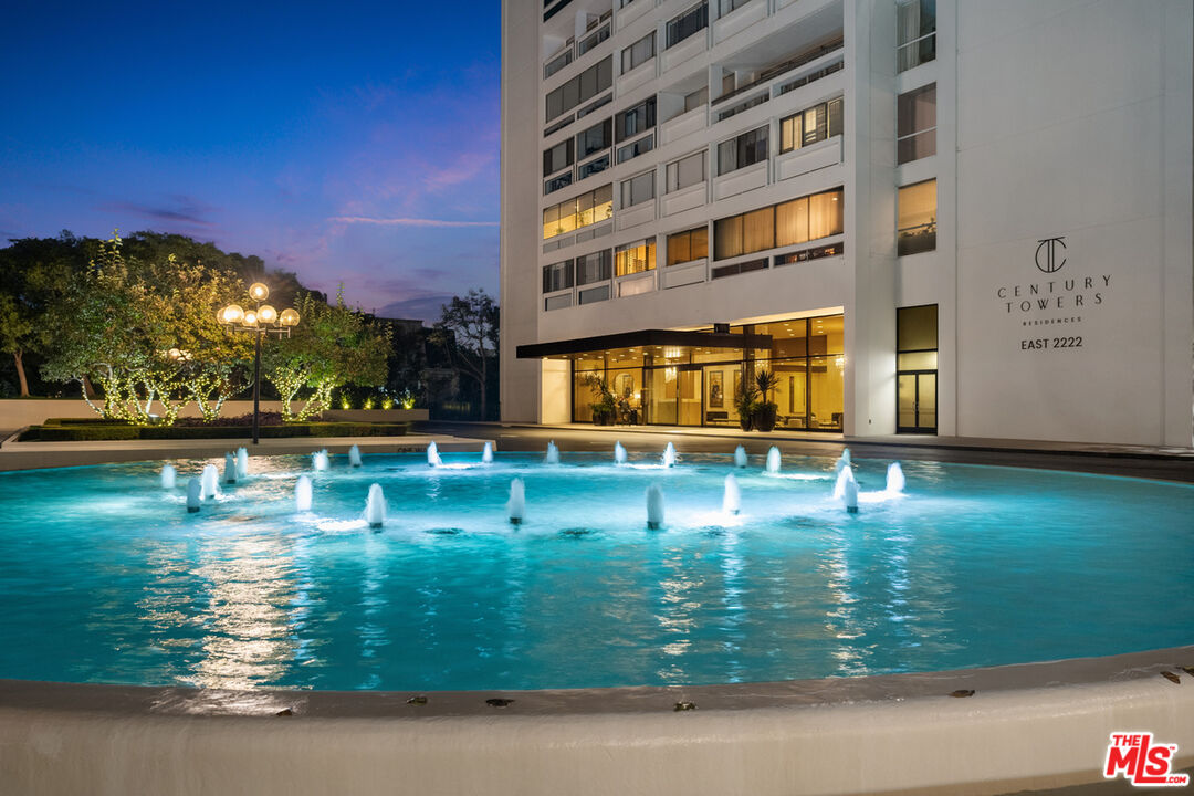 2220 Avenue Of The Stars Unit: 702