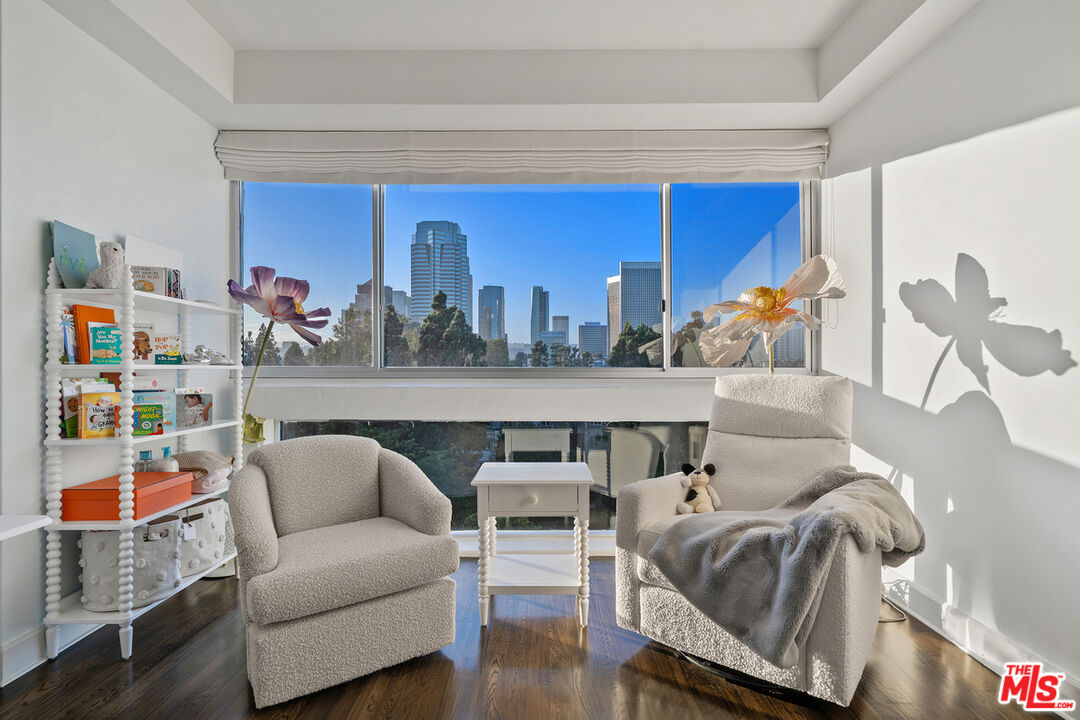 2220 Avenue Of The Stars Unit: 702
