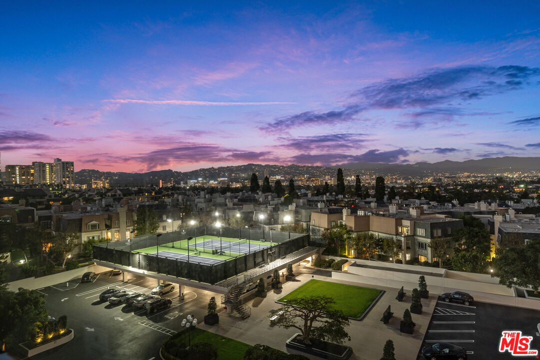 2220 Avenue Of The Stars Unit: 702