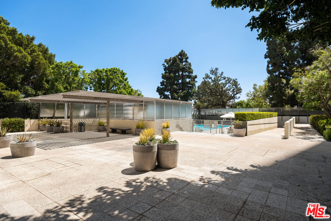 2220 Avenue Of The Stars Unit: 702