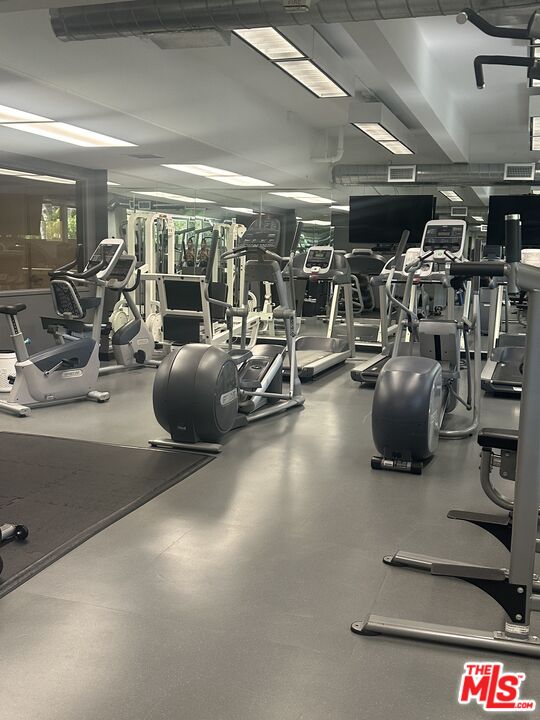 2220 Avenue Of The Stars Unit: 702