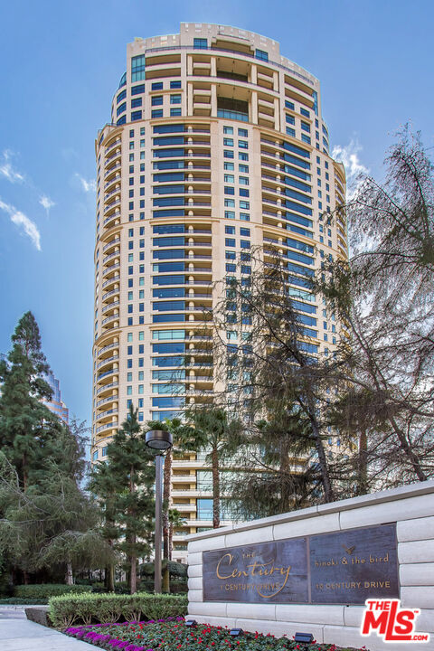 1 W Century Dr Unit: 4B