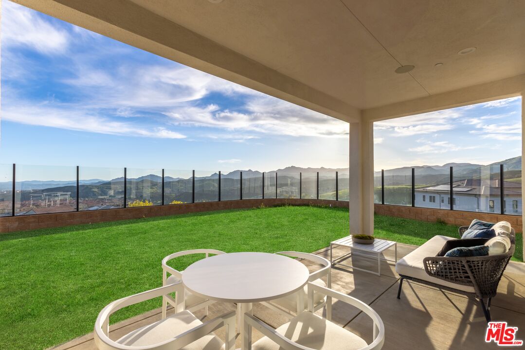 20668 W Hummingbird Ct