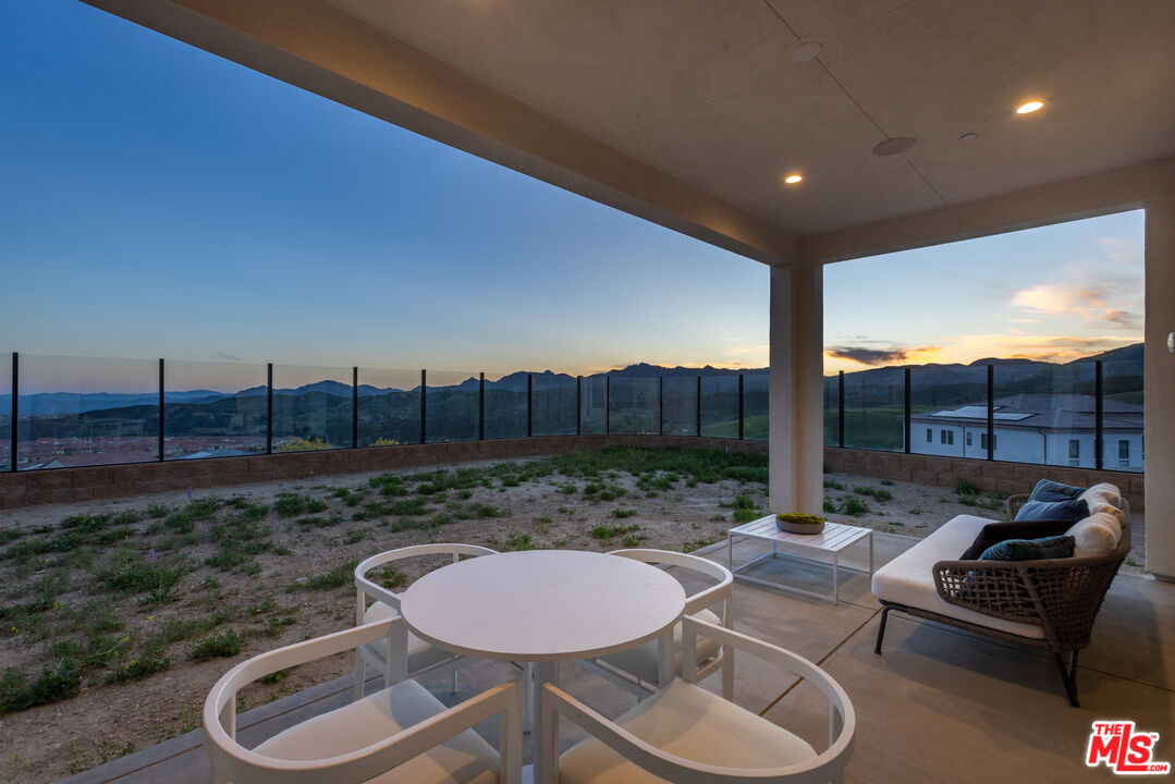 20668 W Hummingbird Ct