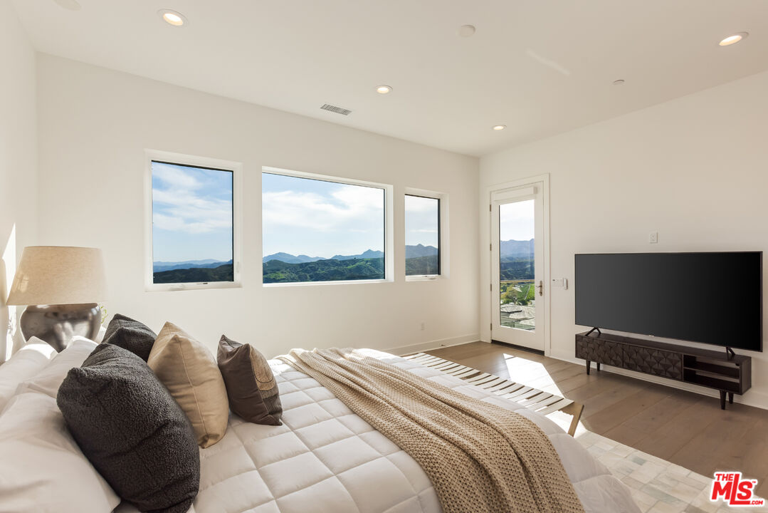 20668 W Hummingbird Ct