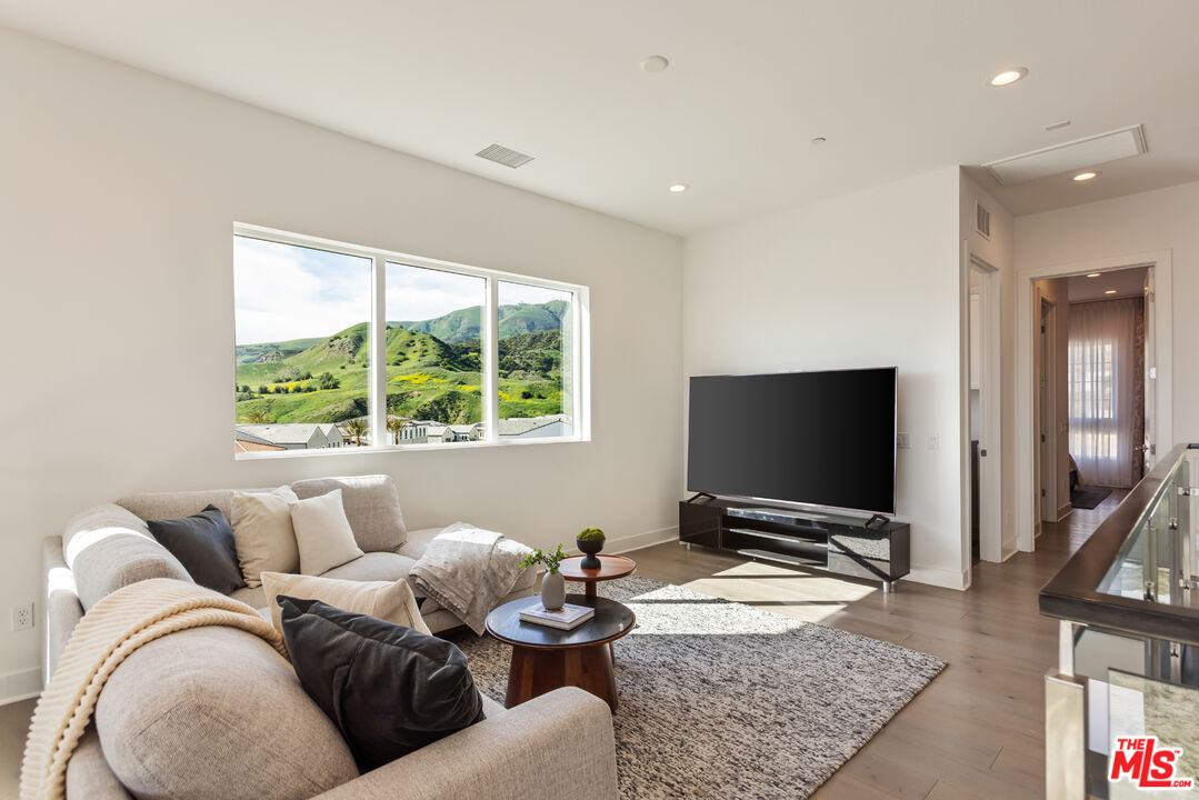 20668 W Hummingbird Ct