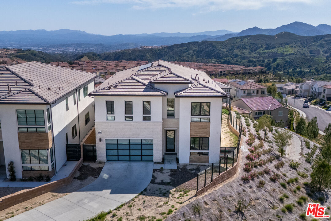 20668 W Hummingbird Ct