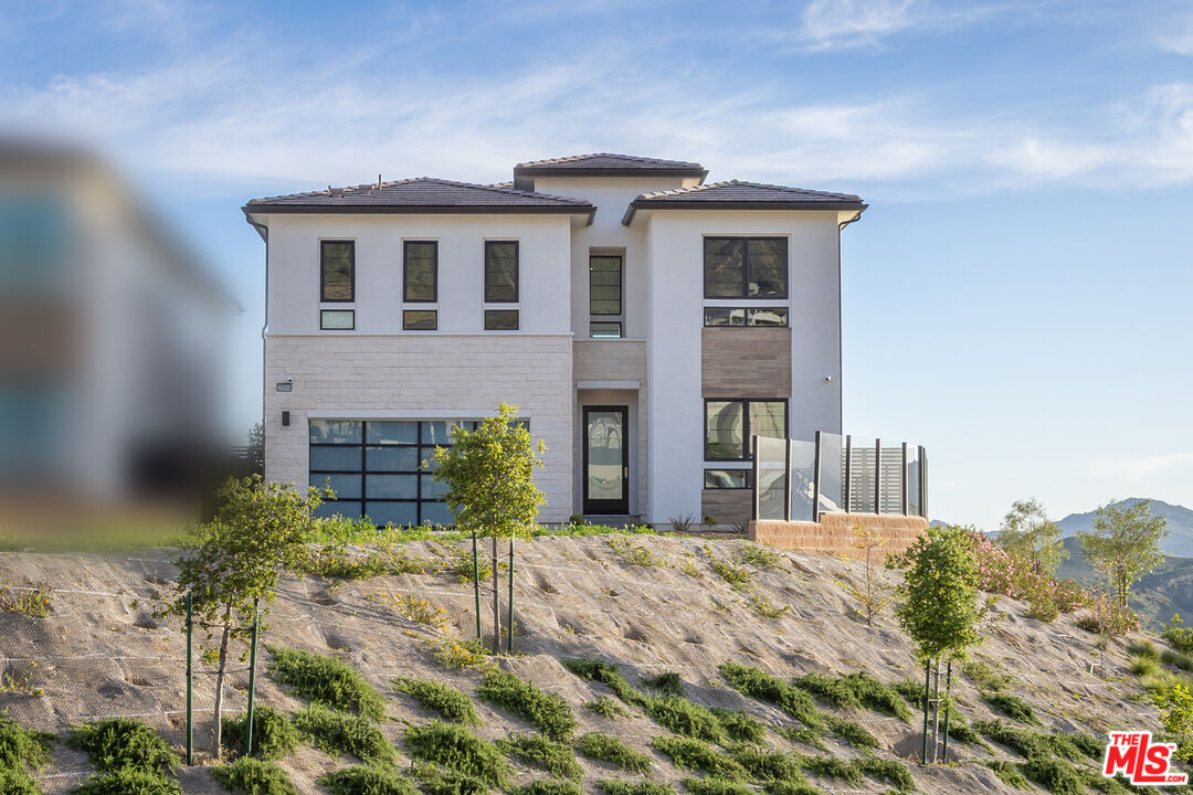 20668 W Hummingbird Ct