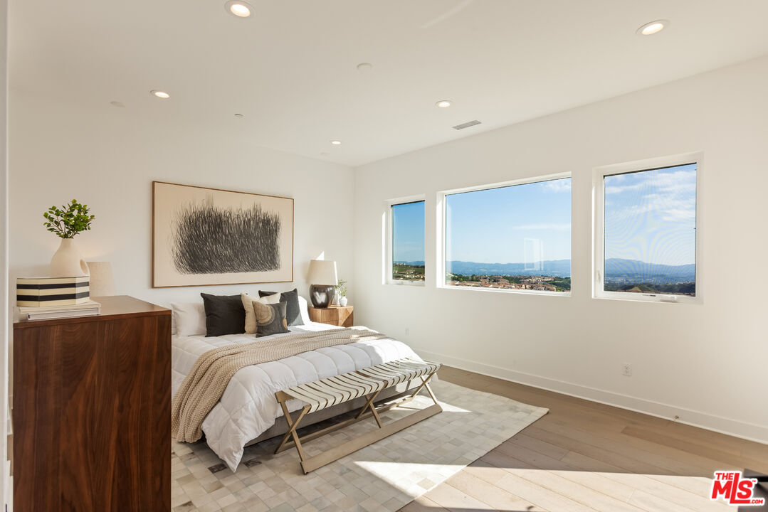 20668 W Hummingbird Ct