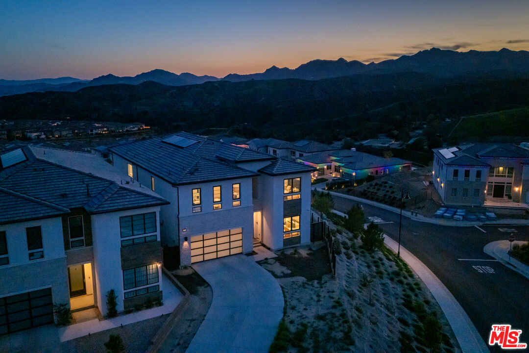 20668 W Hummingbird Ct