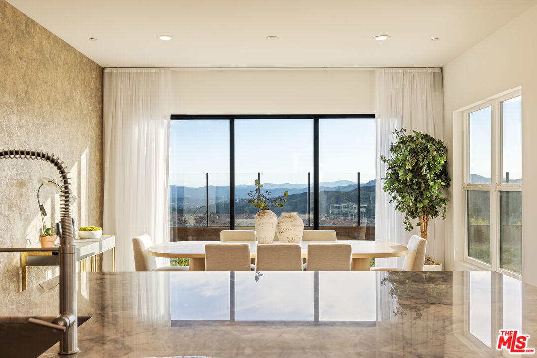 20668 W Hummingbird Ct