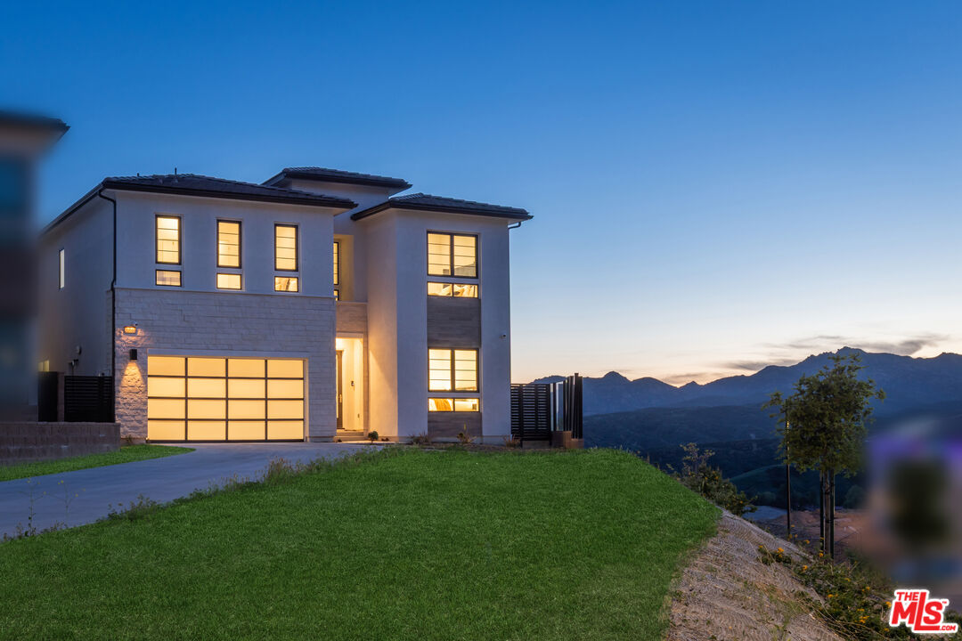 20668 W Hummingbird Ct