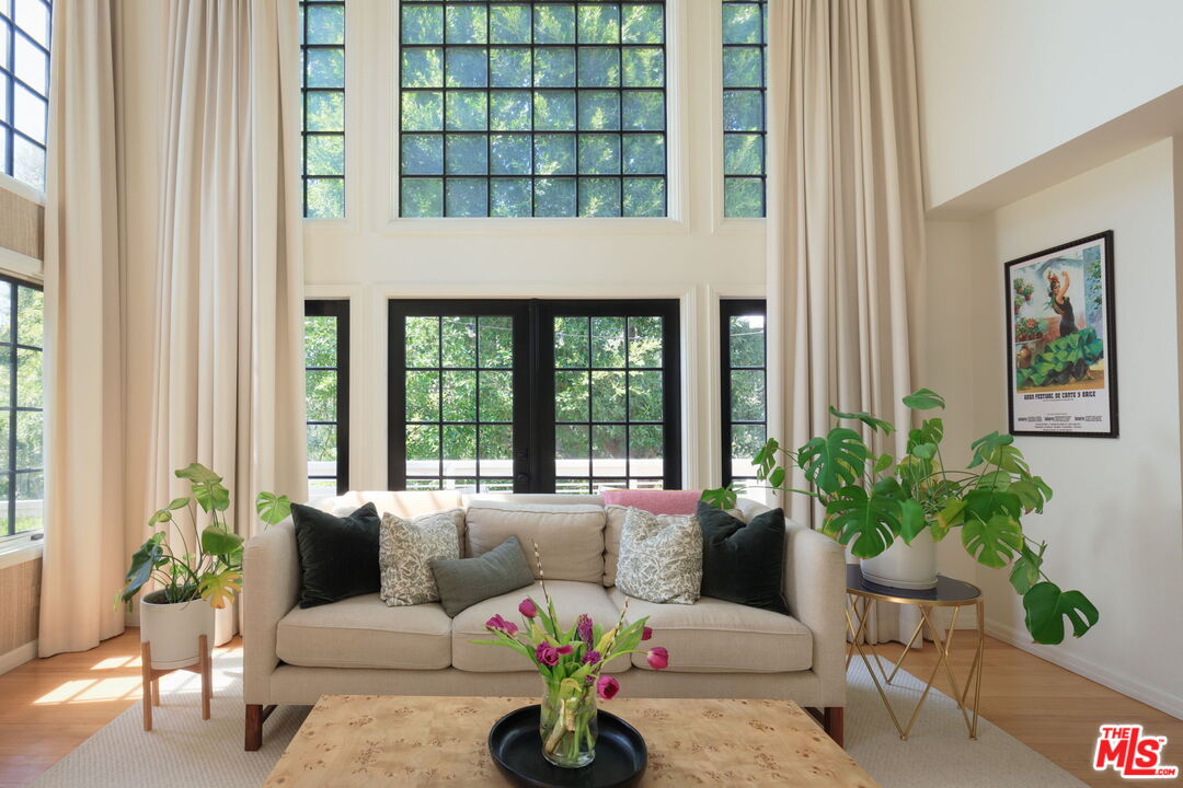 2625 Nichols Canyon Rd